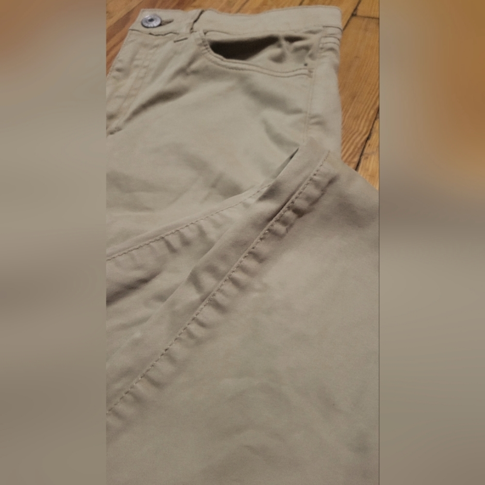 *LAST CHANCE* AE KHAKI